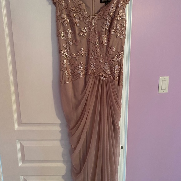 Long gown blush rosé colour. Worn for a few hours once. - Picture 3 of 5